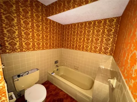Bath - 577 Blackwood Dr, Harrison, AR 72601 photo 3 of 3