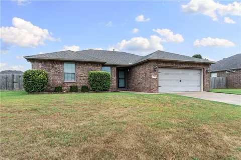 1306 Vineyard St, Pea Ridge, AR 72751