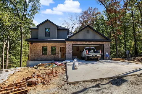 4 Bedlington Ln, Bella Vista, AR 72714