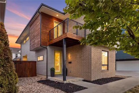 308 SW 7th St, Bentonville, AR 72712