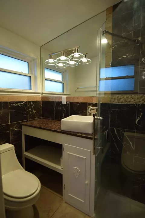 Bath - 16496 Willow Dr, Rogers, AR 72756 photo 1 of 3