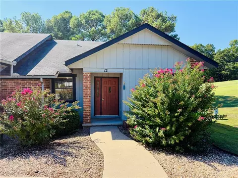 12 Canova Ln, Bella Vista, AR 72714