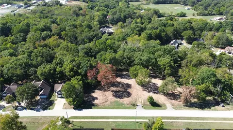 1777 North Sunshine Road, Fayetteville, AR 72704