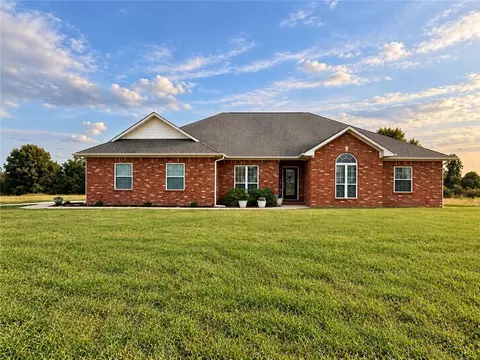 294 Stoneridge Cir, Russellville, AR 72802
