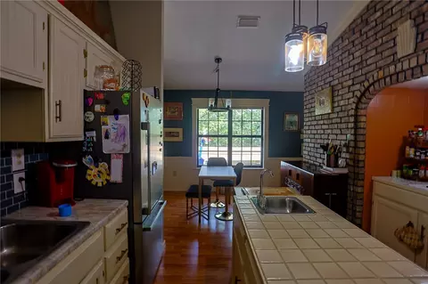 Kitchen - 40 Windwood Loop, Conway, AR 72034 photo 5 of 7