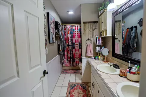 Bath - 40 Windwood Loop, Conway, AR 72034 photo 4 of 5