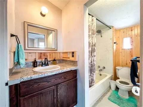Bath - 1792 Choctaw Ln, Harrison, AR 72601 photo 1 of 3