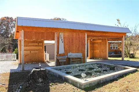 Exterior - 1792 Choctaw Ln, Harrison, AR 72601 photo 2 of 9