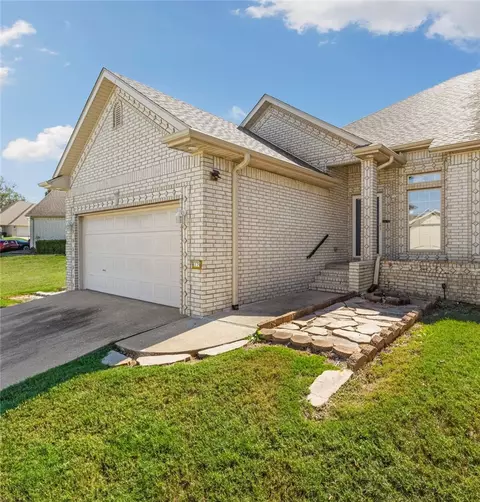 6179 Milliken Bnd, Fayetteville, AR 72704
