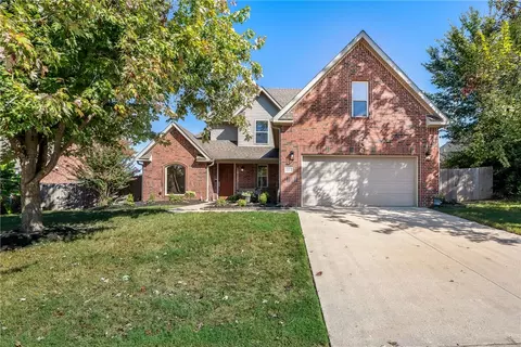 2362 N Hidden Creek Dr, Fayetteville, AR 72704
