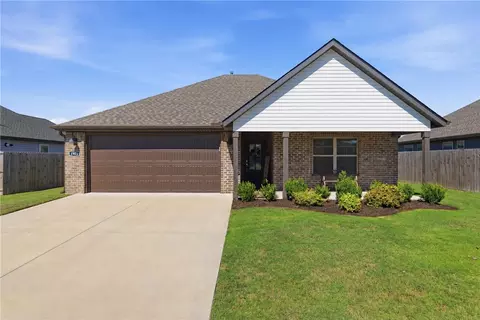 1905 Hudson Dr, Siloam Springs, AR 72761