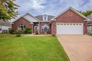 605 Maci Ct, Siloam Springs, AR 72761