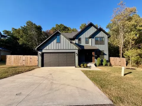3 Shelly Dr, Bella Vista, AR 72714