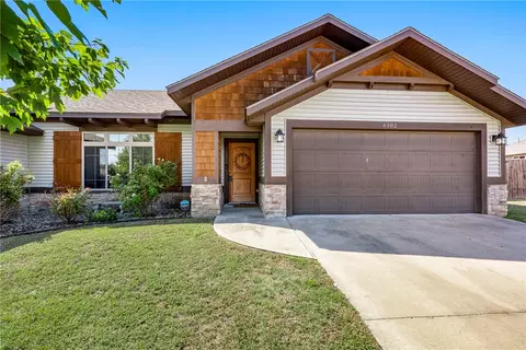 6102 SW Thorney Cv, Bentonville, AR 72713