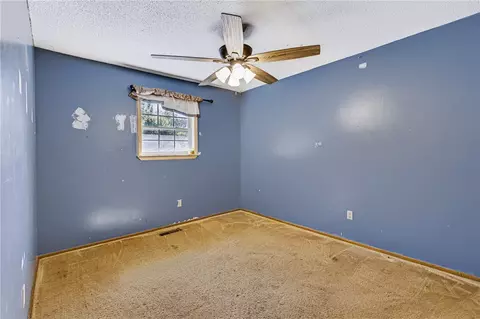 Bedroom - 520 E Gordon Ave, Harrison, AR 72601 photo 6 of 7