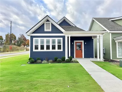 836 NE Heights Ln, Bentonville, AR 72712