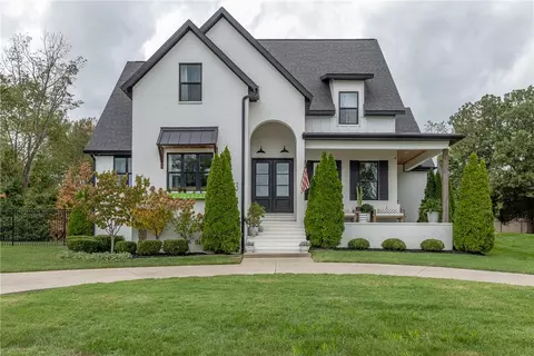 5833 Kentucky Ct, Fayetteville, AR 72703