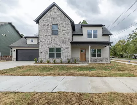 325 W Pear St, Fayetteville, AR 72703
