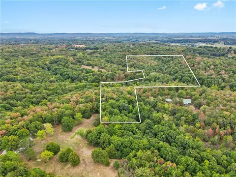 15222 Draper Rd, Fayetteville, AR 72704