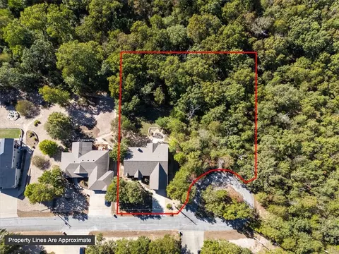 Mcvittie Drive, Bella Vista, AR 72715