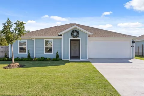 303 Seville St, Siloam Springs, AR 72761