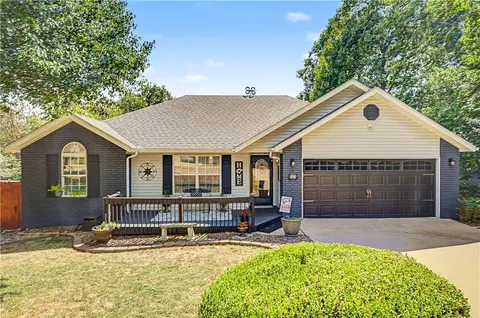 65 Granshire Dr, Bella Vista, AR 72714