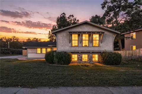 1009 Peak St, Cave Springs, AR 72718