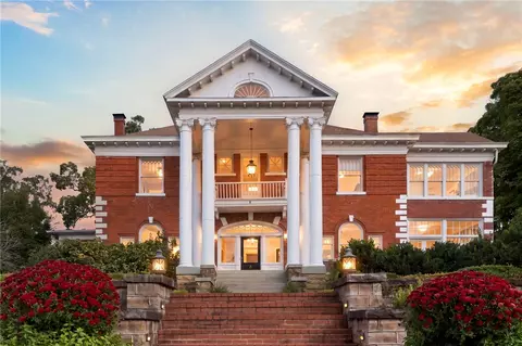 5 W Mt Nord St, Fayetteville, AR 72701