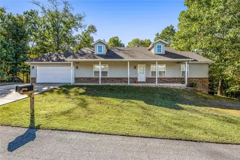 9 Edenhall Ln, Bella Vista, AR 72714