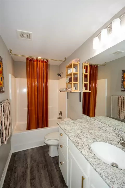 Bath - 5336 Overcrest Ave, Springdale, AR 72764 photo 6 of 6