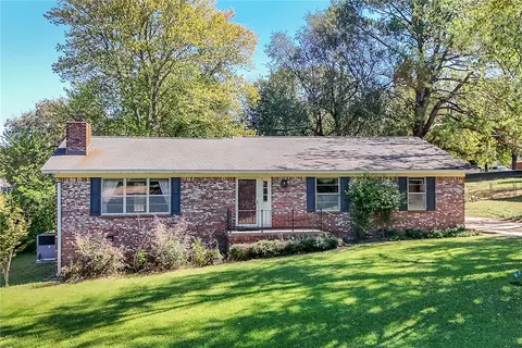 2804 N Erie Ave, Russellville, AR 72802