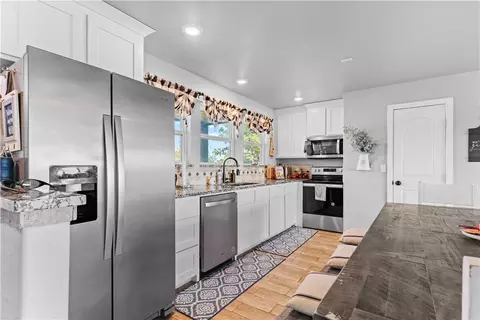 Kitchen - 575 Nc 1555, Compton, AR 72624 photo 5 of 5