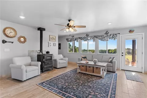 Living - 575 Nc 1555, Compton, AR 72624 photo 3 of 3