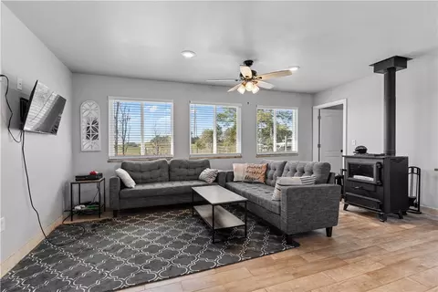 Living - 575 Nc 1555, Compton, AR 72624 photo 1 of 3