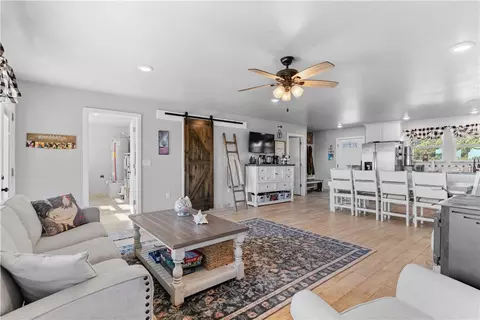 Living - 575 Nc 1555, Compton, AR 72624 photo 2 of 3