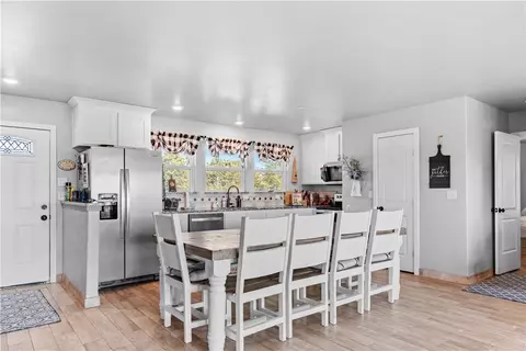 Kitchen - 575 Nc 1555, Compton, AR 72624 photo 4 of 5