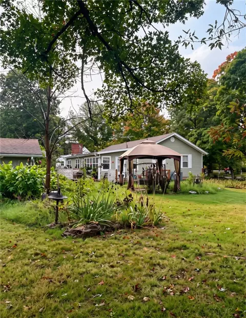 Exterior - 2147 E Laurel St, Joplin, MO 64801 photo 3 of 10
