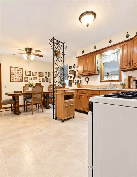Kitchen - 2147 E Laurel St, Joplin, MO 64801 photo 2 of 2