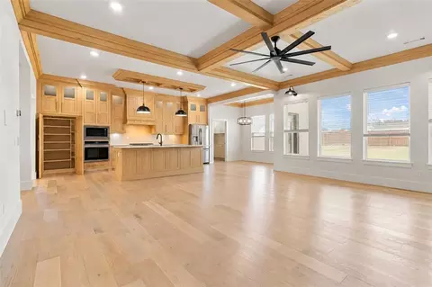 Living - 1580 Lariat Cir, Centerton, AR 72719 photo 3 of 5