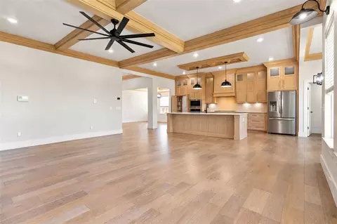 Living - 1580 Lariat Cir, Centerton, AR 72719 photo 2 of 5