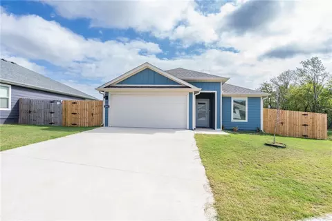 2001 N Fleetwood Ln, Siloam Springs, AR 72761
