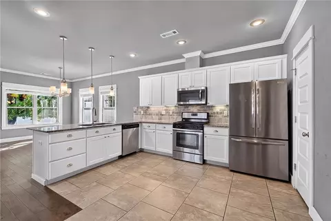 Kitchen - 1734 S 39th Pl, Rogers, AR 72758 photo 1 of 2
