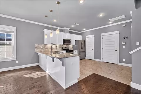 Kitchen - 1734 S 39th Pl, Rogers, AR 72758 photo 2 of 2