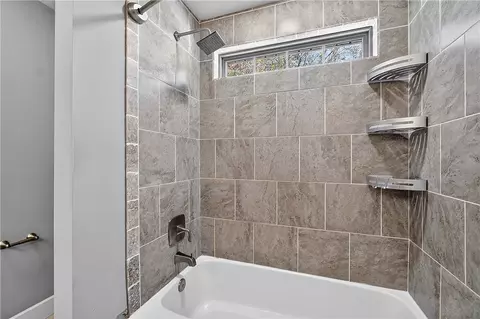 Bath - 1734 S 39th Pl, Rogers, AR 72758 photo 4 of 4