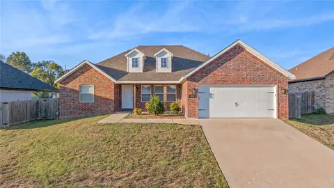 803 W Jillian St, Siloam Springs, AR 72761