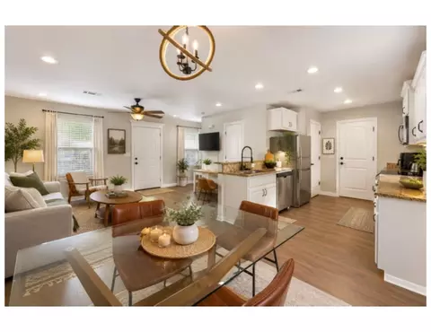 75 Melanie Dr, Bella Vista, AR 72714