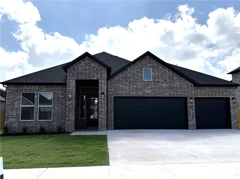 4745 W Succulent St, Fayetteville, AR 72704