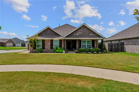 4242 W Divide Dr, Fayetteville, AR 72704