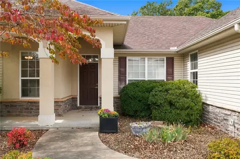 2 Penny Ln, Bella Vista, AR 72714