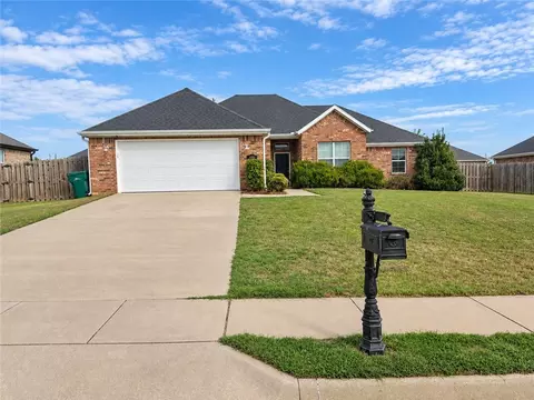 456 La Riata St, Farmington, AR 72730